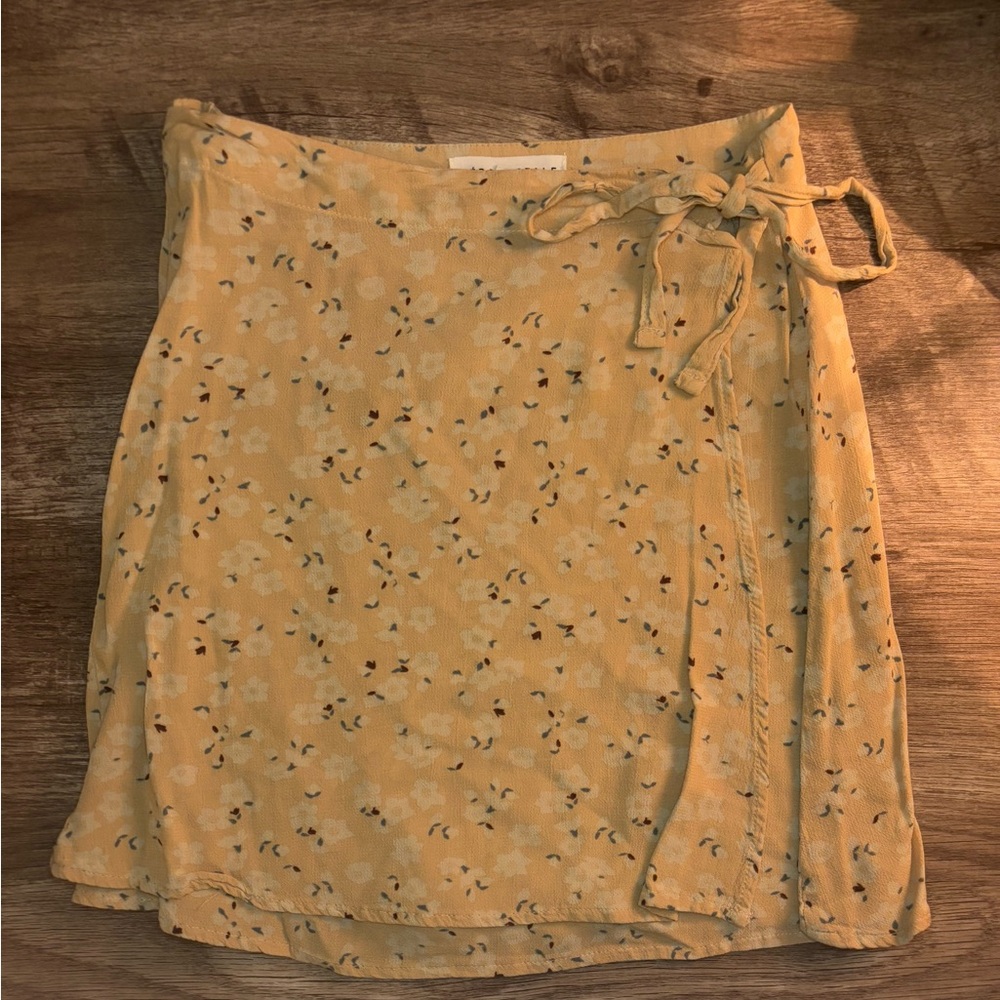 size extra small, yellow Aeropostale skirt